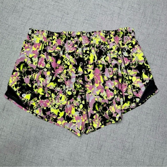 Lululemon Hotty Hot High Rise Atheltic Shorts Inflected Highlight Yellow 12 - Picture 7 of 10